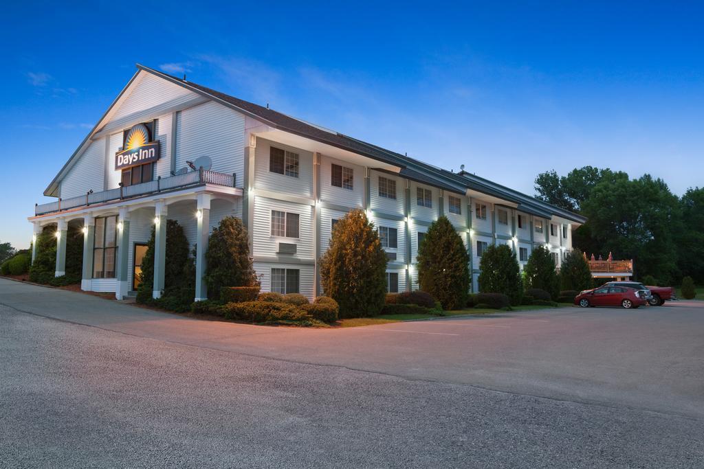 Days Inn By Wyndham Shelburne/Burlington Dış mekan fotoğraf
